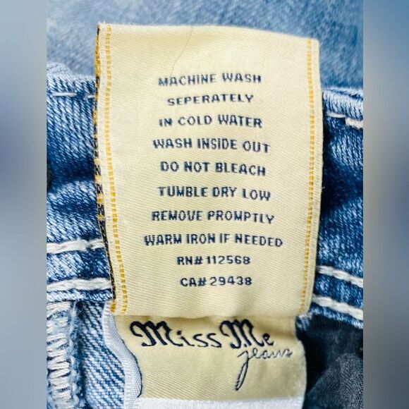 Miss Me Capri Jeans | Size 27x20.5 | Bling Pockets | Low Rise | Stretch| EUC - Picture 7 of 13